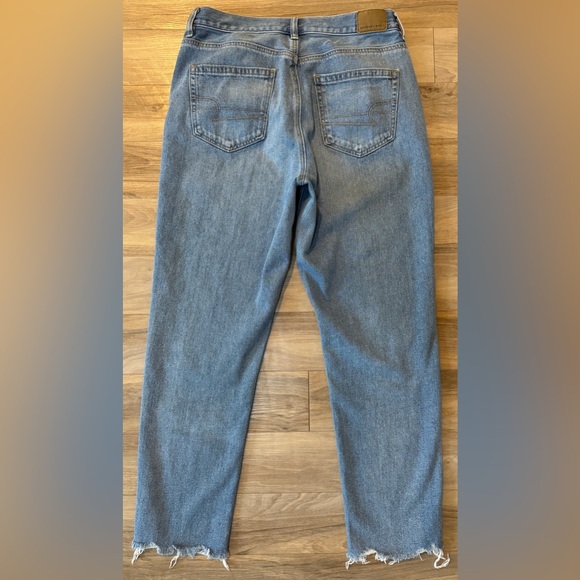 AMERICAN EAGLE MOM JEAN. SIZE US 8 - Picture 7 of 9